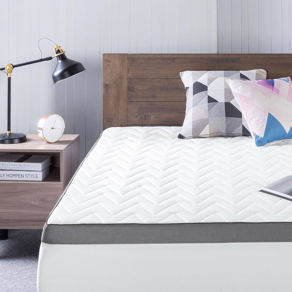 White Queen Memory Foam Mattress Topper with Removable Cover O536848