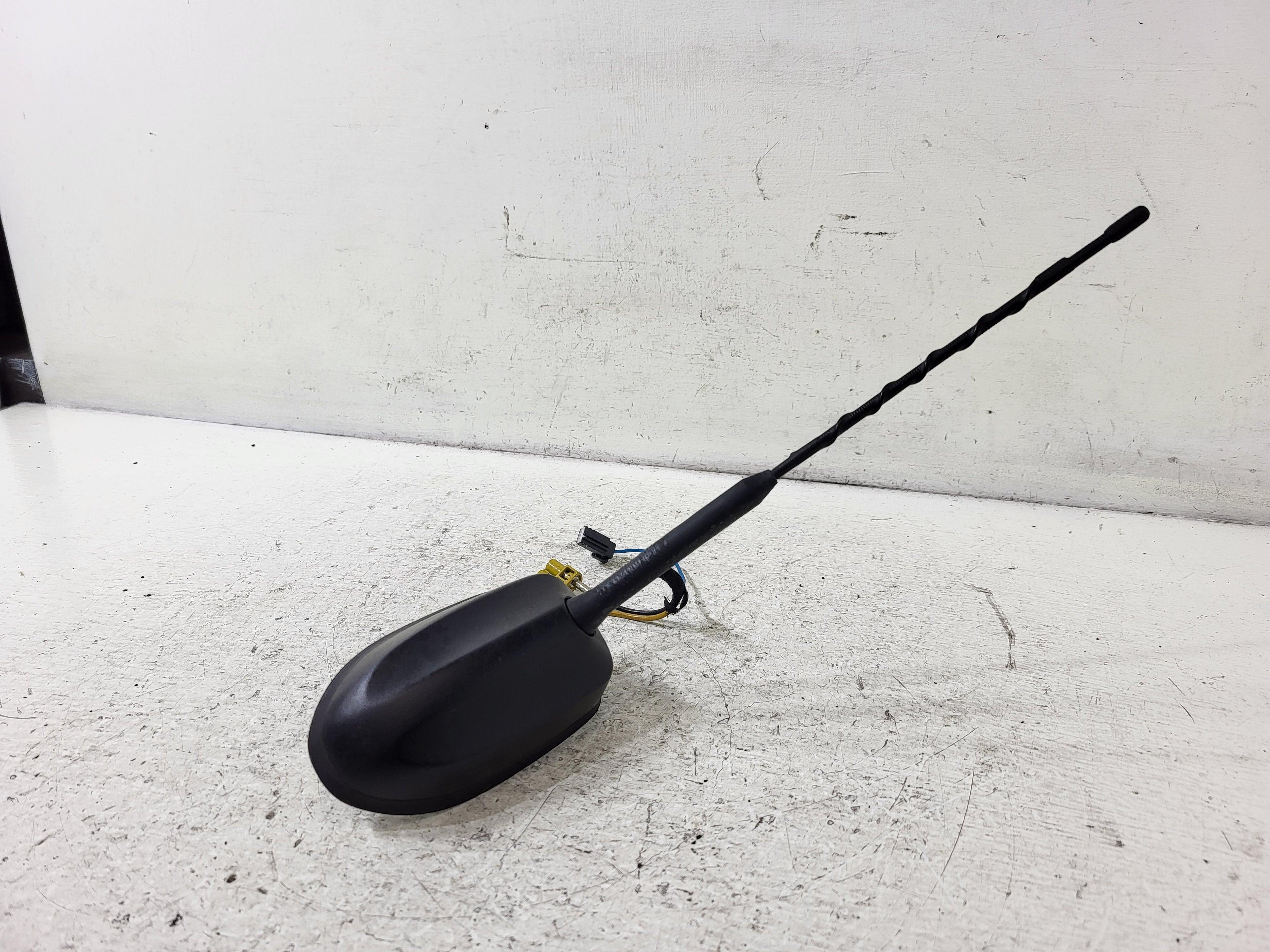 Roof Mount Radio Antenna R116280